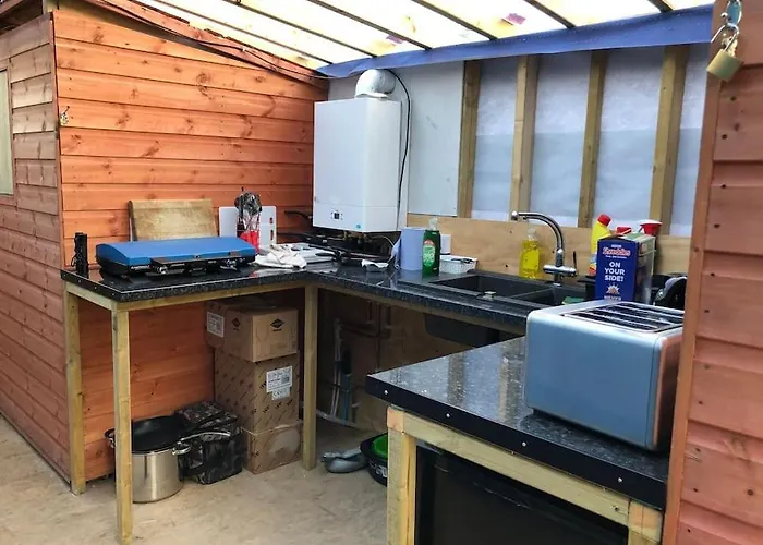 Cox Hill Glamping Badger